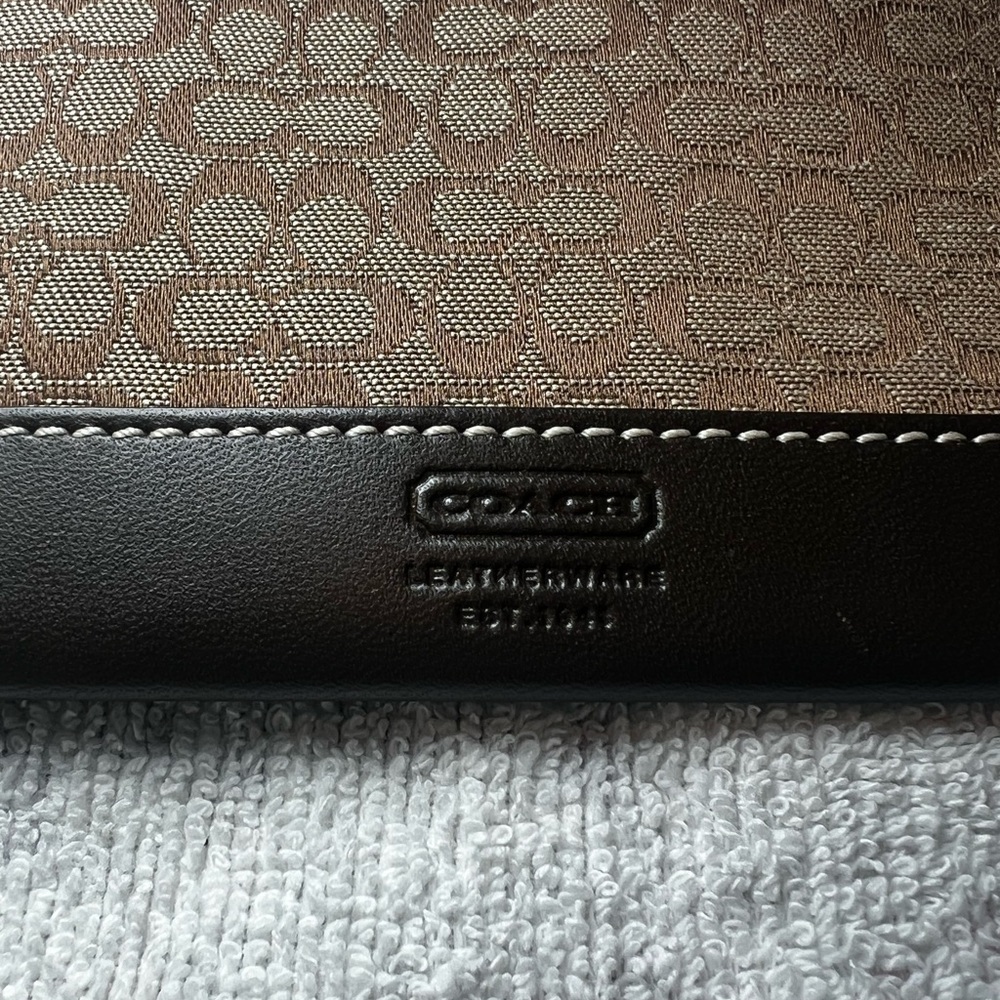 Coach Coin Key Wallet - Picture 2 of 3